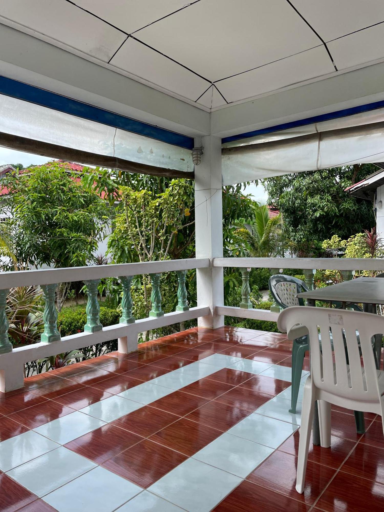 Sunrise Beach Villa Surat Thani Quarto foto